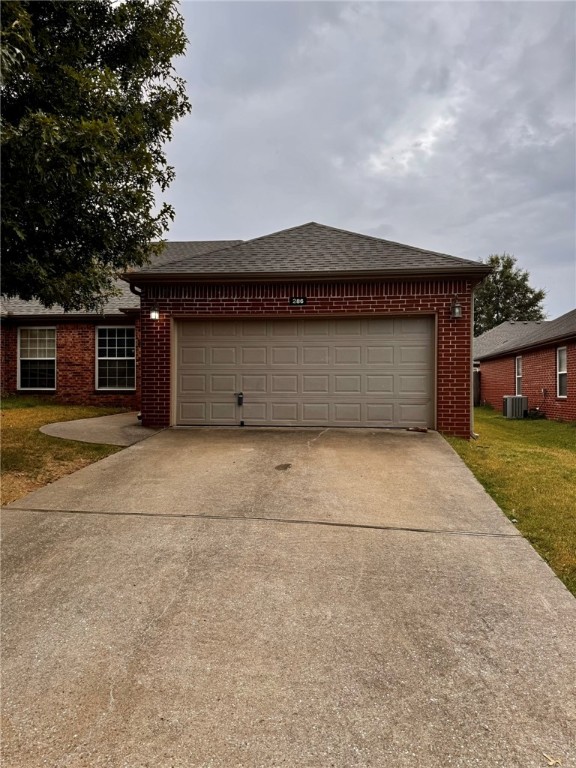 Spacious Centerton duplex offering 3 bedrooms and 2 baths in each unit. Homes feature open layouts with LVP flooring, granite countertops, cozy fireplaces, and 2-car garages for plenty of storage. Private fenced backyards provide space to relax, entertain, or enjoy the outdoors. Conveniently located near schools, shopping, dining, and just minutes from Bentonville, this property combines comfort and convenience in a neighborhood setting.**$250 non-refundable pet deposit **TENANT PLACEMENT**LEASING ONLY**