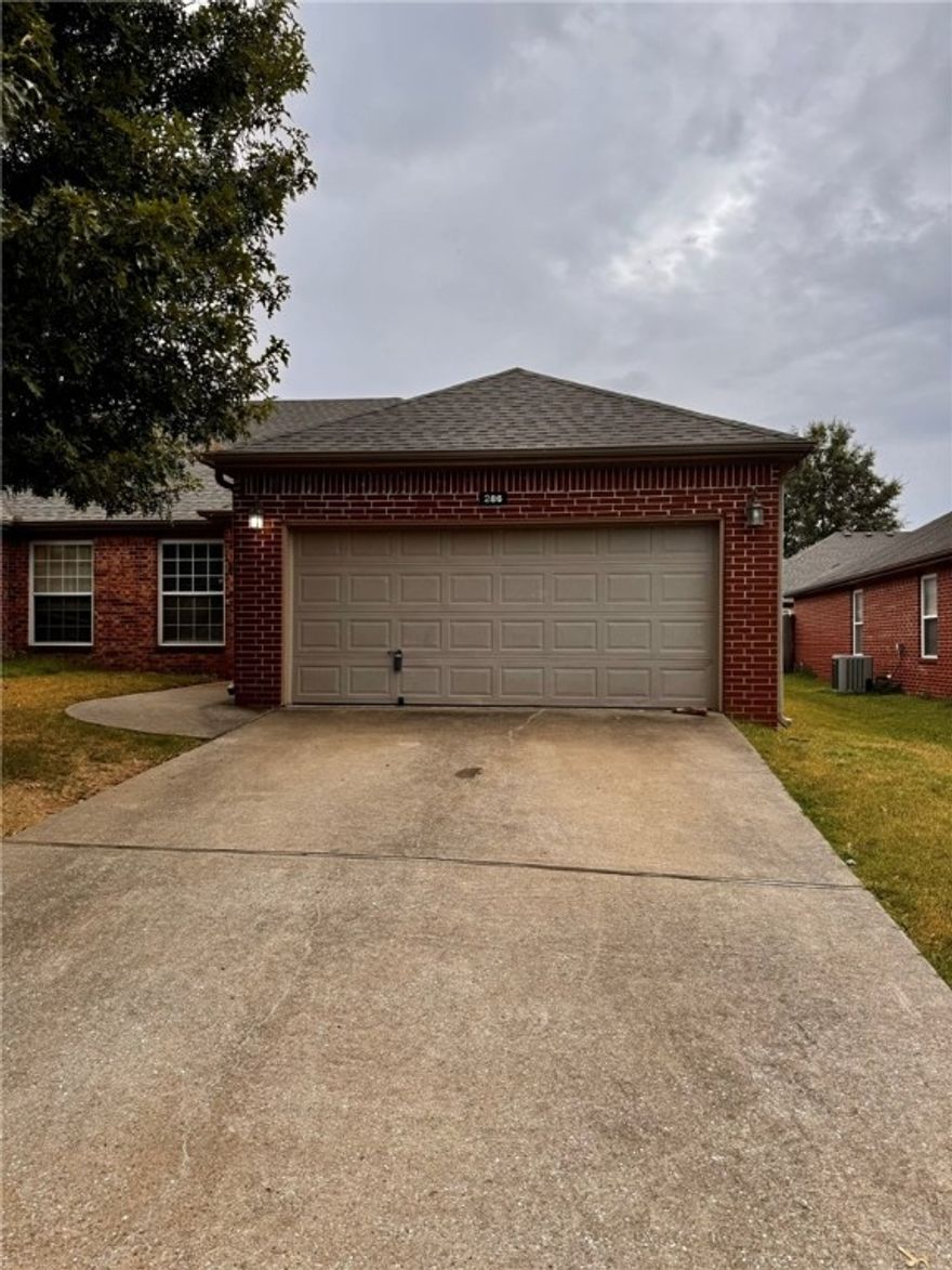 Spacious Centerton duplex offering 3 bedrooms and 2 baths in each unit. Homes feature open layouts with LVP flooring, granite countertops, cozy fireplaces, and 2-car garages for plenty of storage. Private fenced backyards provide space to relax, entertain, or enjoy the outdoors. Conveniently located near schools, shopping, dining, and just minutes from Bentonville, this property combines comfort and convenience in a  neighborhood setting.**$250 non-refundable pet deposit **TENANT PLACEMENT**LEASING ONLY**