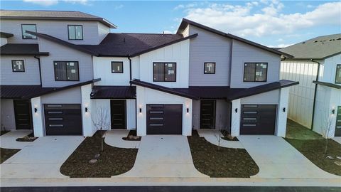 Photo of 1134 Emilia Avenue, Lowell, AR 72745 (MLS # 1339211)