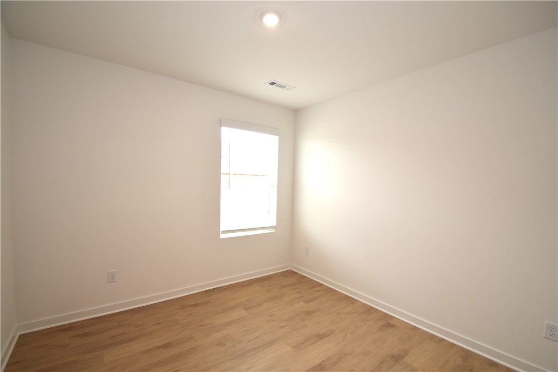 Wagon Wheel Crossing - Residential Lease