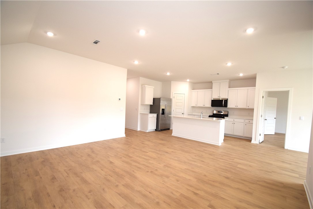 Wagon Wheel Crossing - Residential Lease