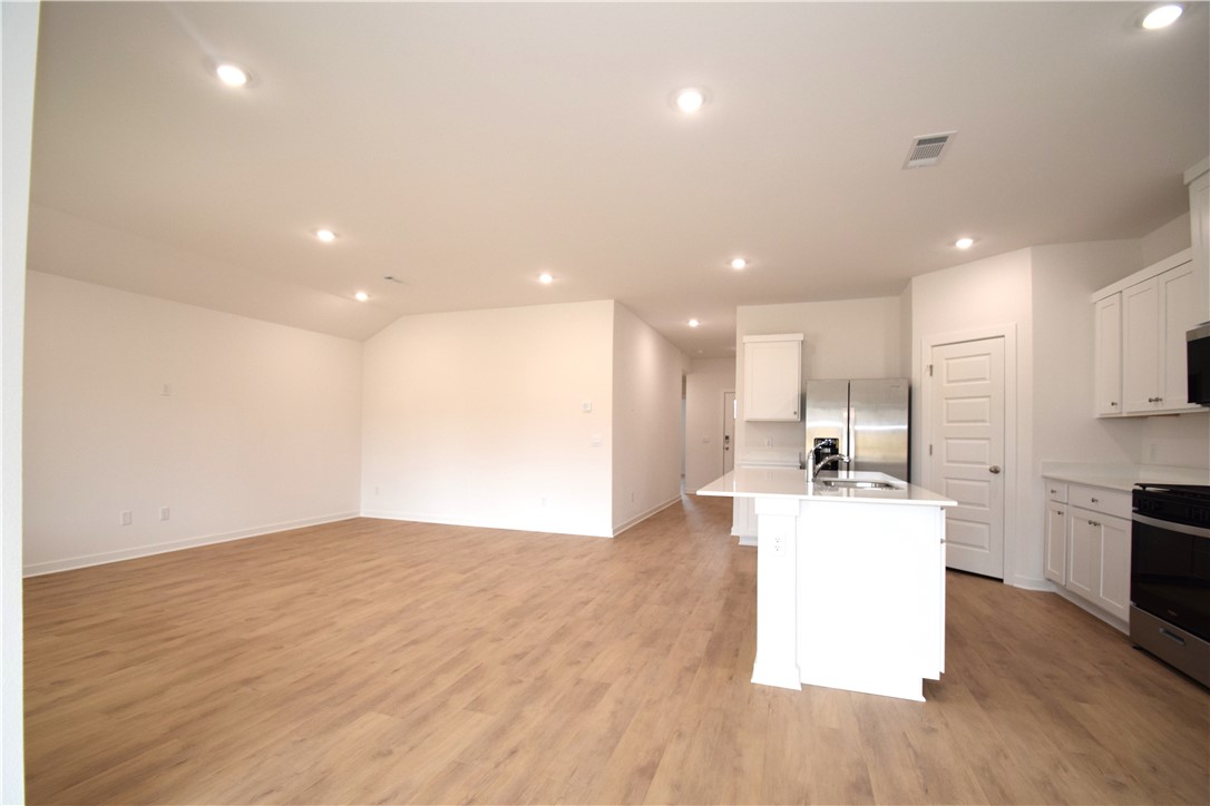 Wagon Wheel Crossing - Residential Lease