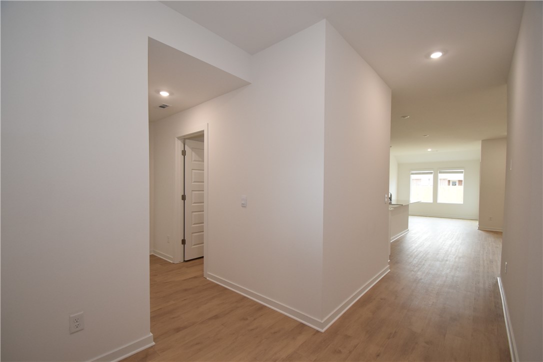 Wagon Wheel Crossing - Residential Lease