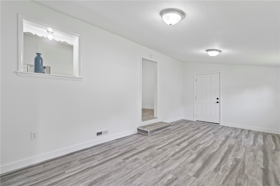 E N Coons Sub Rurban - Residential