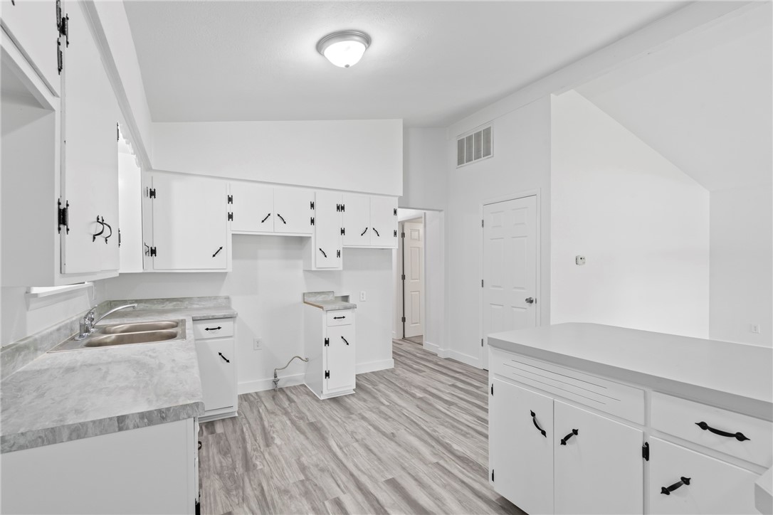 E N Coons Sub Rurban - Residential