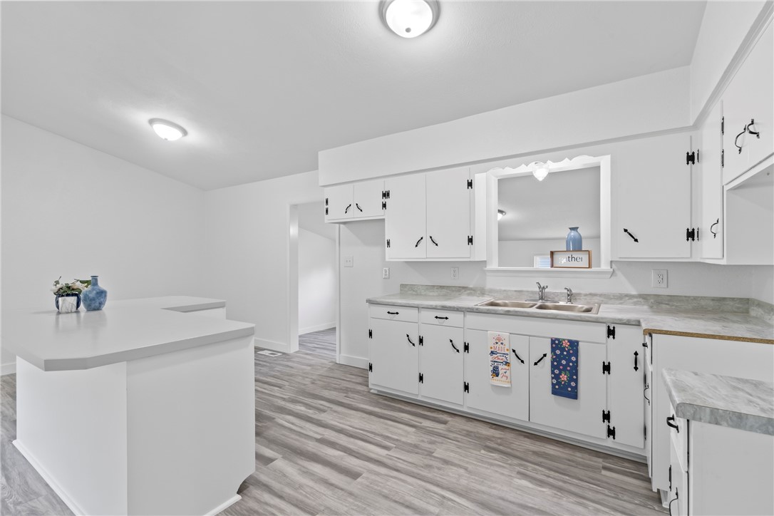 E N Coons Sub Rurban - Residential