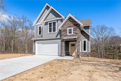 Photo of 19 Kirkcudbright Lane, Bella Vista, AR 72715 (MLS # 1351739)