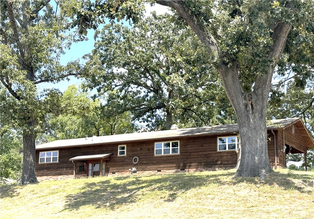 This spacious family home offers over 2,300 sq ft and has been beautifully remodeled while still preserving its original charmācompletely move-in ready for your family! Inside, youāll enjoy two living spaces, perfect for entertaining or relaxing, plus the flexibility of a potential 4th bedroom to suit your needs. With modern updates, character, and plenty of room to grow, this home is ready to welcome its new owners.