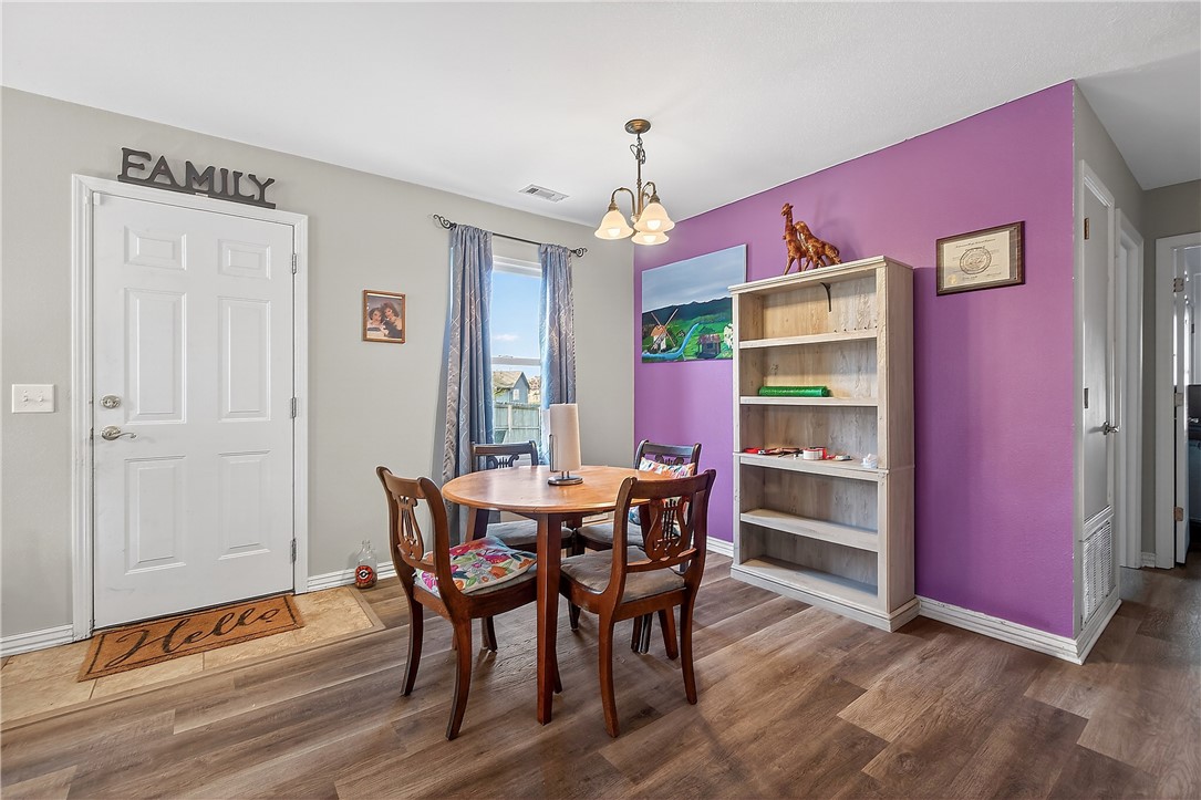 Victoria Place Rogers - Residential