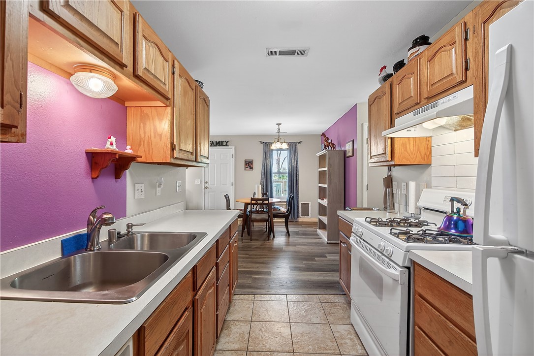 Victoria Place Rogers - Residential