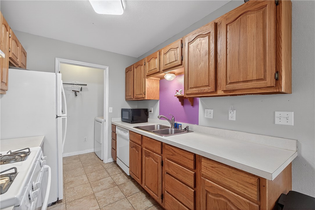 Victoria Place Rogers - Residential