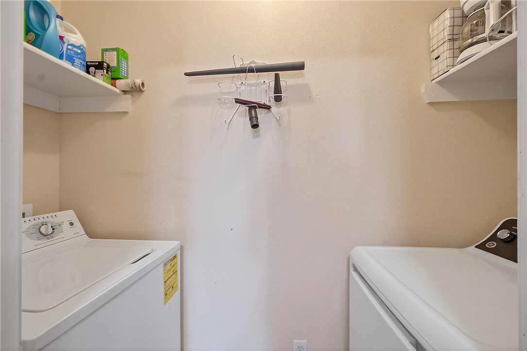 Victoria Place Rogers - Residential