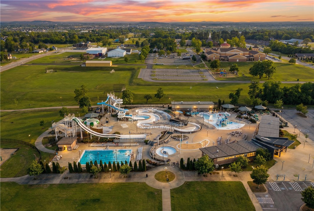 Victoria Place Rogers - Residential