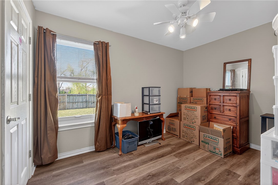 Victoria Place Rogers - Residential