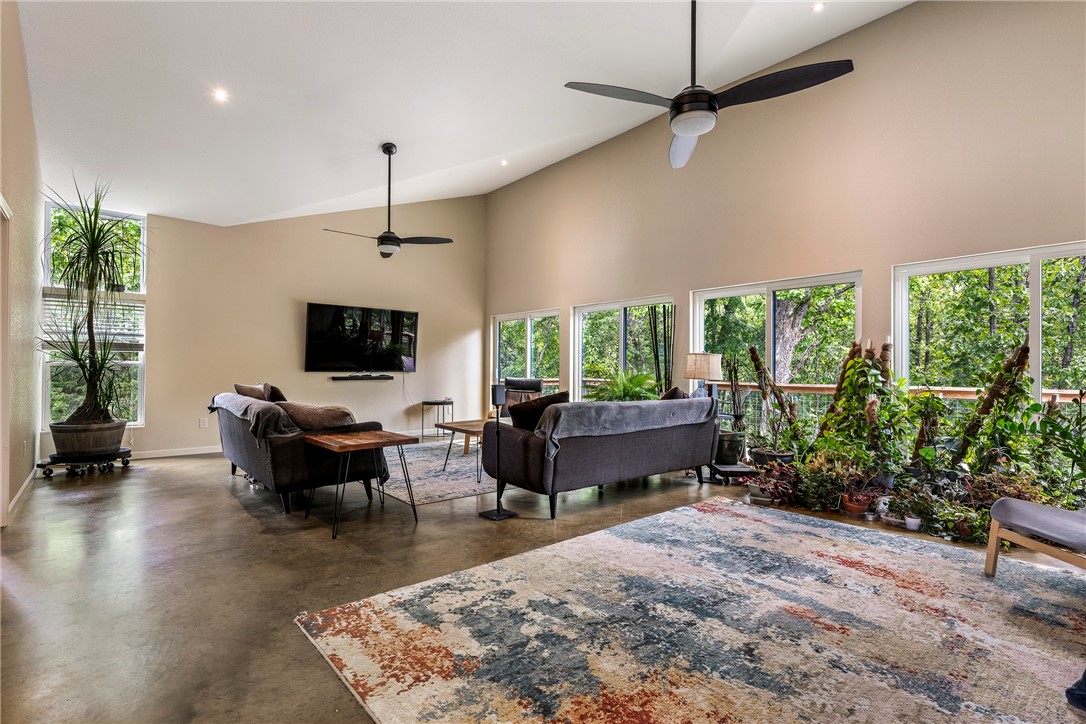 Pond Mtn Country Estate 1st Add Rurban - Residential