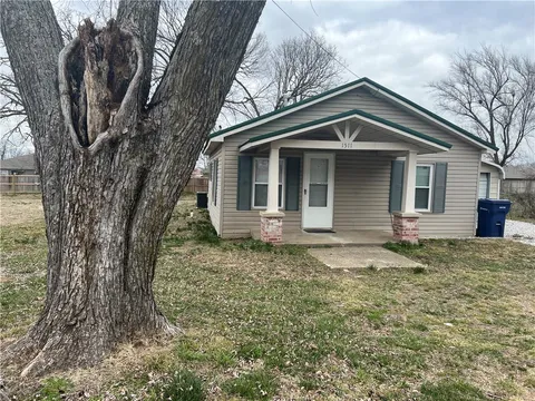 MLS: 1303054