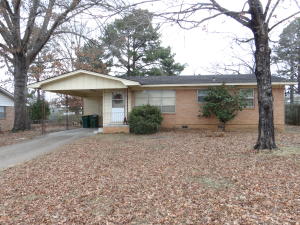 Full of charm! You will fall in love with all this 2 brm home in west Russellville has to offer. From updated granite countertops in the kitchen to a large covered deck out back for entertaining you won't be disappointed.