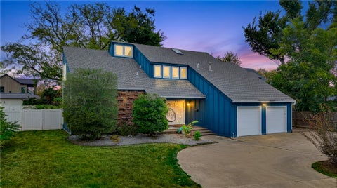 Photo of 703 Bella Vista Road, Bentonville, AR 72712 (MLS # 1359906)