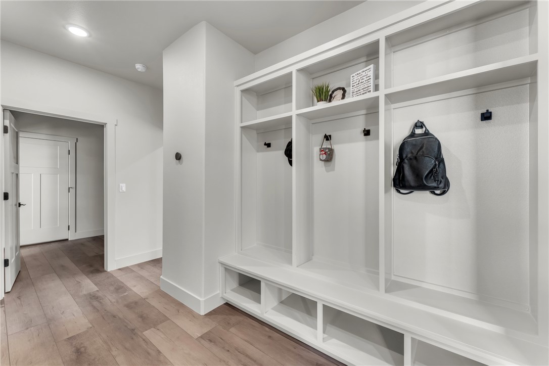 Marionet Sub Bvv - Residential