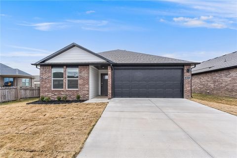 Photo of 4611 W Barhem Drive, Fayetteville, AR 72704 (MLS # 1330773)