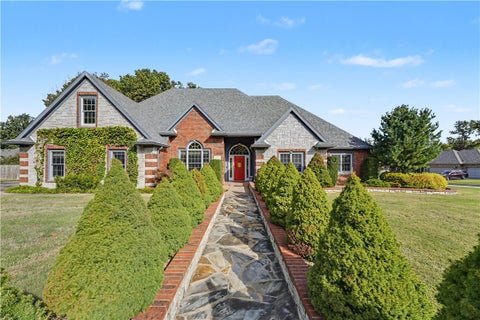 Photo of 57 Stonehenge Drive, Bentonville, AR 72712 (MLS # 1365936)