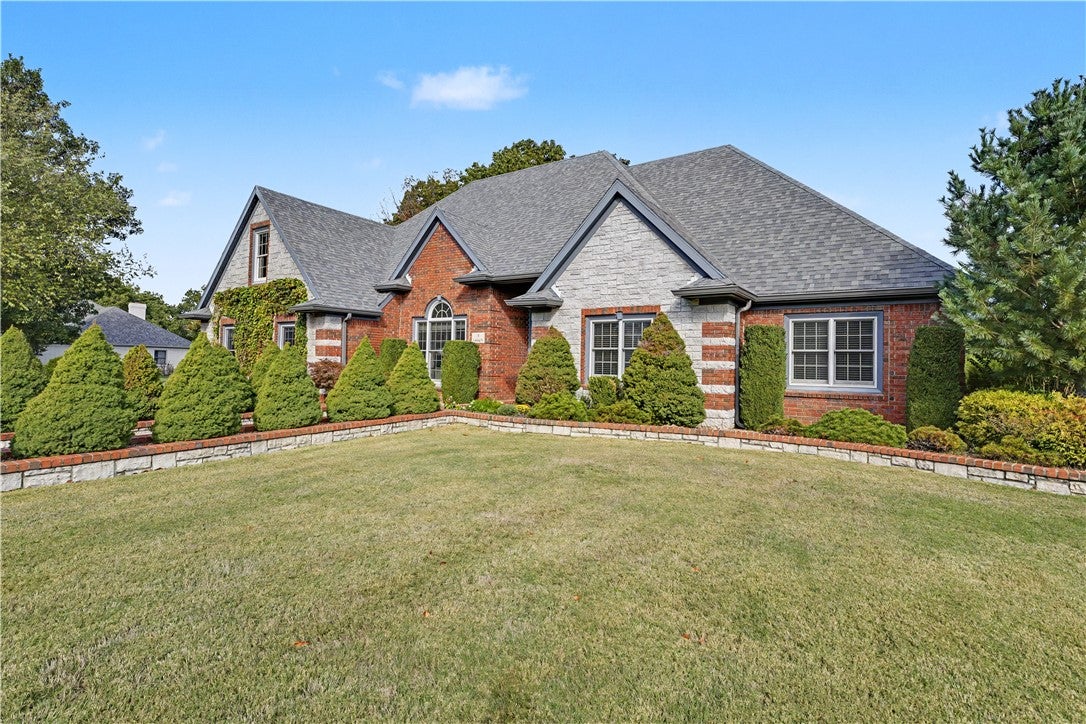 57 Stonehenge Drive