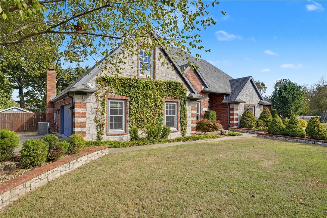57 Stonehenge Drive