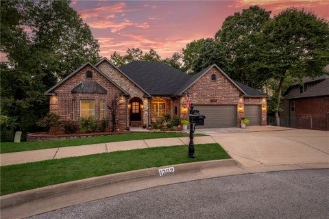 Photo of 1302 NE Fairwinds Drive, Bentonville, AR 72712 (MLS # 1363520)