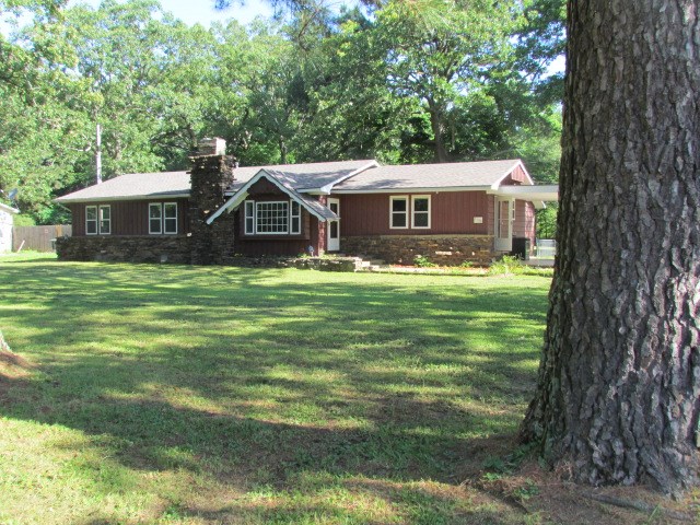Beautiful home on 1.28 acres! Roof new in 2019. new paint, carpet, laminate flooring, cabinets, stainless appliances. Agent owned