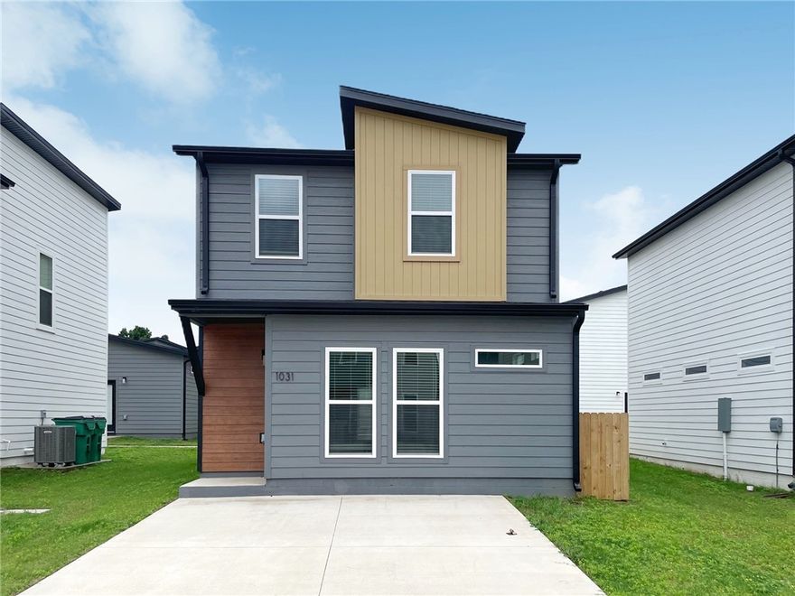 Move into an adorable 3BR/2BA home before Thanksgiving!  Modern, smart, affordable living! Looking for that first home, wanting to downsize and simplify, or looking for a low-maintenance investment property, Featherston Village may be exactly what you've been looking for. Never think about lawncare again! Everything you need in a great location. Wonderful new subdivision in Bentonville School District. Less than 5 miles from Walmart Corporate office.