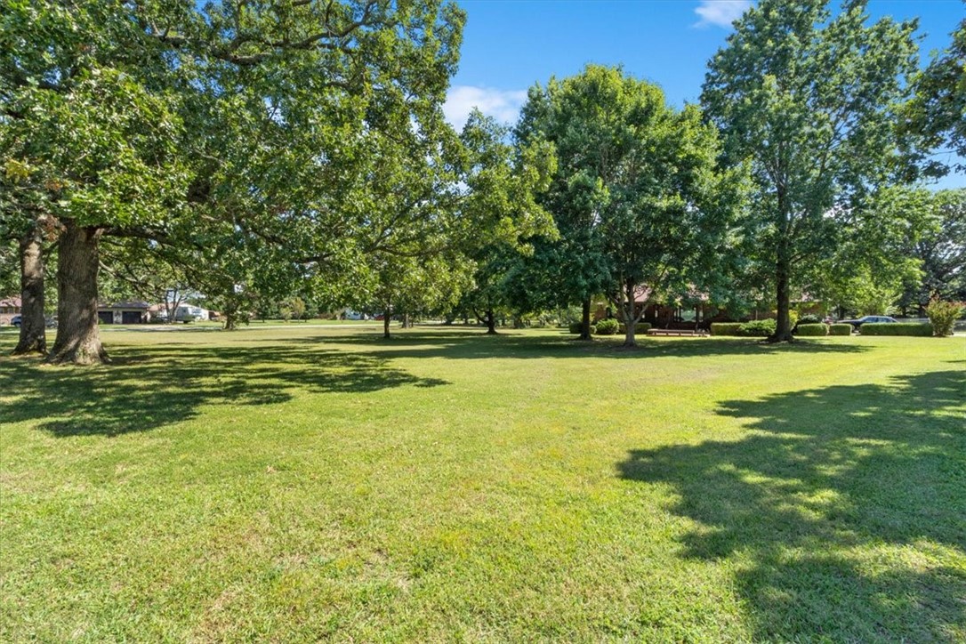 Lincoln Outlots - Land