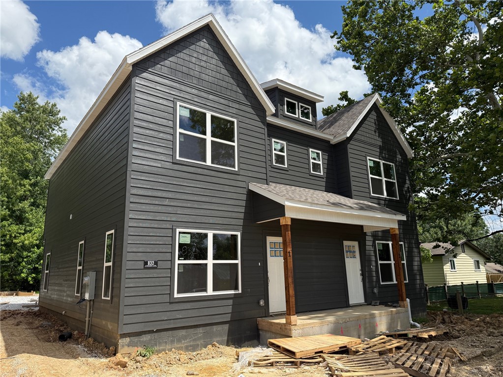 Nice new construction townhomes in Fayetteville. Home features 3 bedrooms 2,5 bathrooms, wood floors throughout, SS appliances, covered back porch, all appliances, ceiling fans in bedrooms, master bedroom complete with tiles shower in master bath, and much more. Come take a look, won't last long.