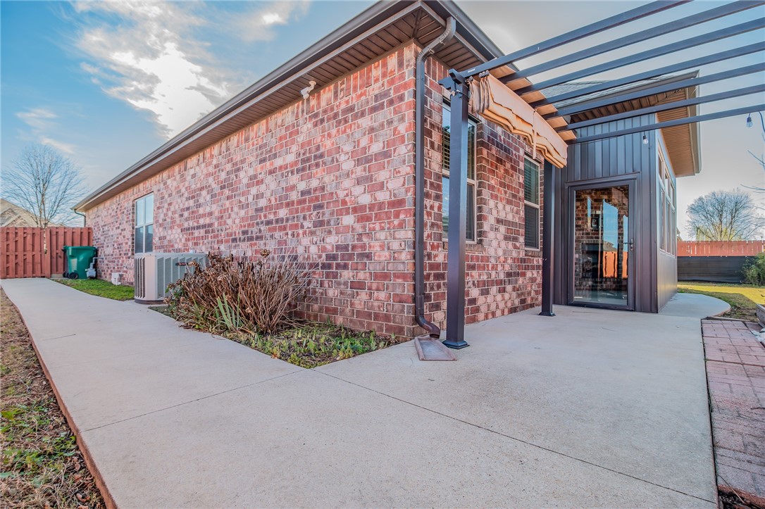 IVEYS PH 1 - Residential