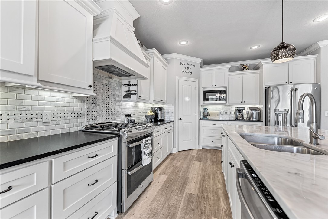 Estates At Brush Creek - Residential