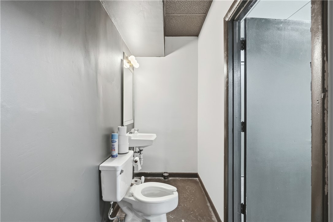 FAYETTEVILLE ORIGINAL - Commercial Lease