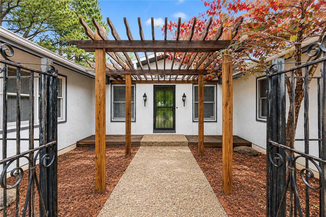 Country Club Estates - Residential