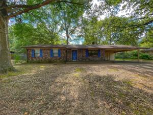 3 bedroom 2 bath with a privacy fenced in yard in western hills.