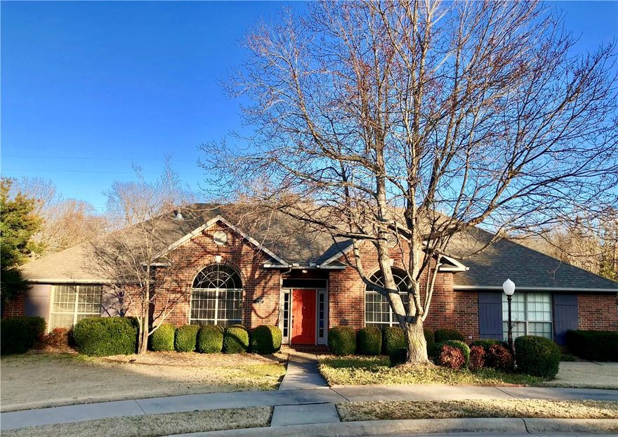 Come see this coveted Brookbury sub. home in east Fayetteville w/ updates galore in this beautifully maintained 3 bed 2-1/2 bath home w/ spacious rooms in a split br plan on a cul-de-sac with engineered hardwood in every room! Volume ceilings throughout w/ beautiful details. Formal dining & office/study (which could be converted to 4th br). Kitchen w/ stainless steel appl., granite, updated hardware. Two water heaters, closets/storage with lots of space. Covered back deck & full brick for easy maintenance