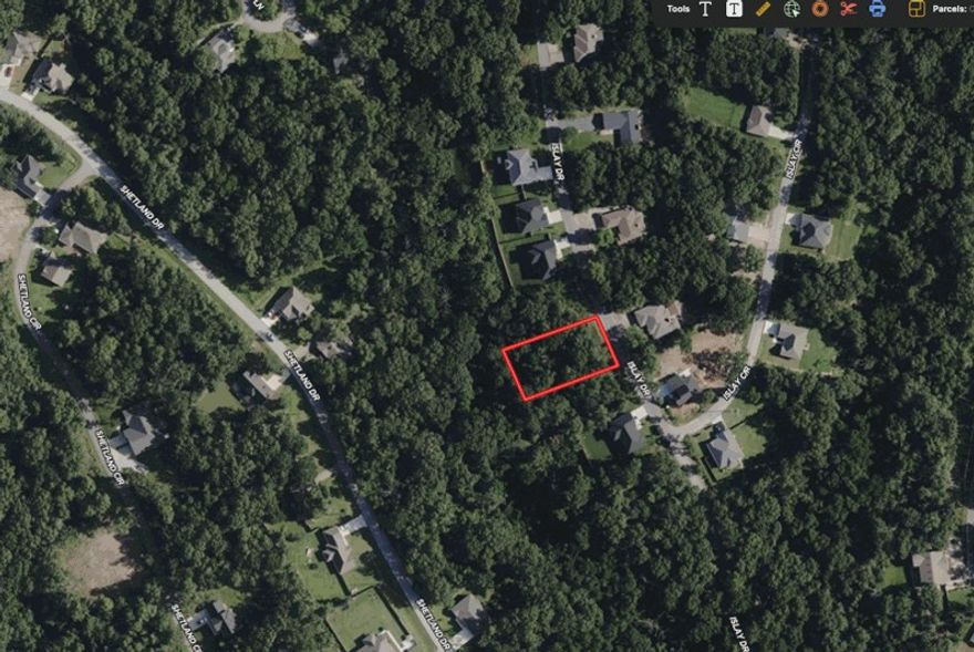 This .35 Acre lot is located in the West Highlands close to the I49 bypass and Branchwood Recreational Center. Perfect place to enjoy all that Bella Vista has to offer.