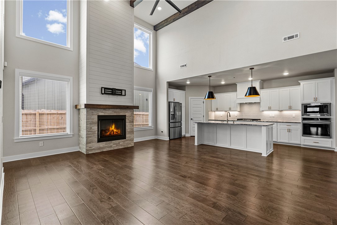 Sky Valley Estates Rogers - Residential