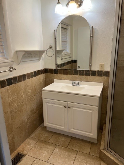 Western Oaks Place - Residential Lease