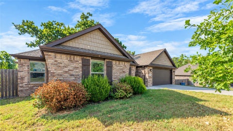 Photo of 2150 Hunter Drive, Pea Ridge, AR 72751 (MLS # 1362167)