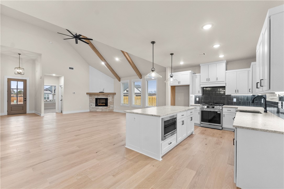 DIAMOND ESTATES PH V-CENTERTON - Residential