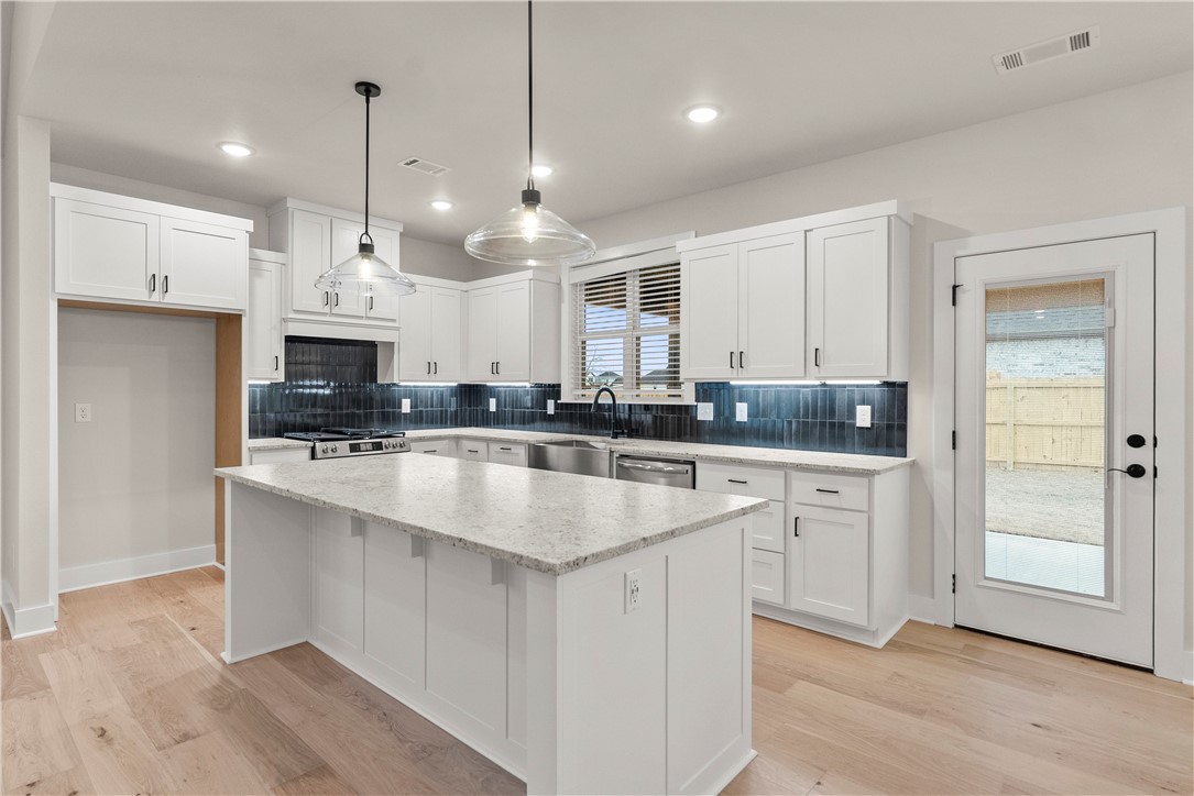 DIAMOND ESTATES PH V-CENTERTON - Residential