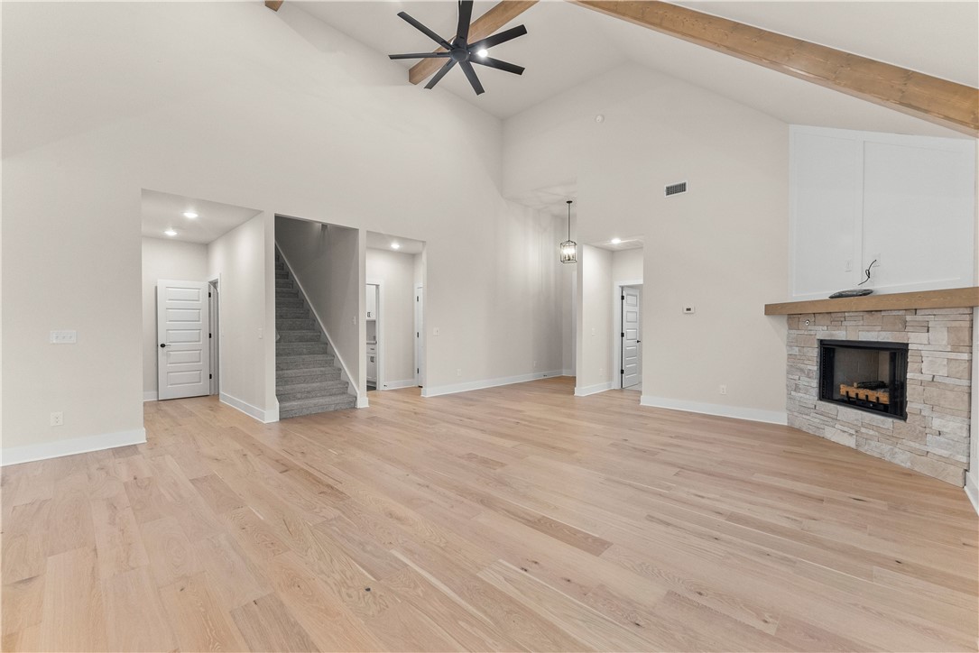 DIAMOND ESTATES PH V-CENTERTON - Residential