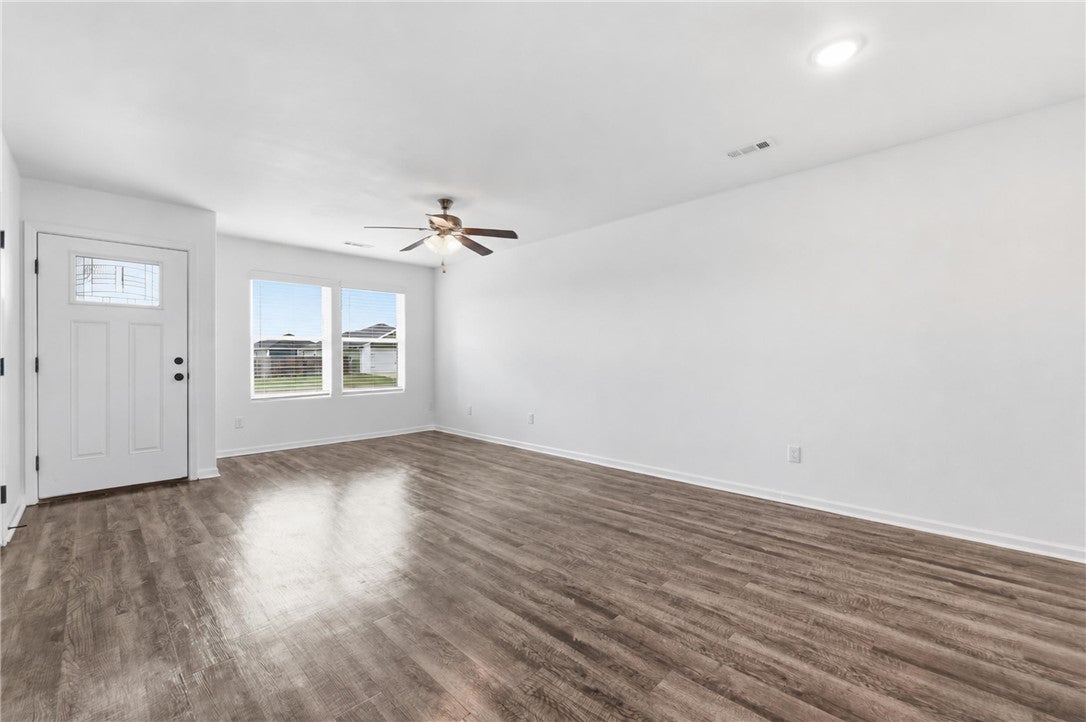 805 Parrot Lane