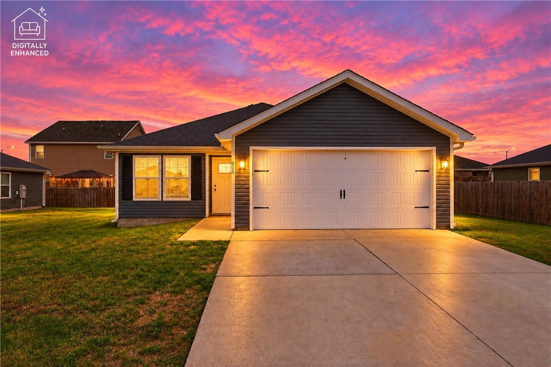 805 Parrot Lane