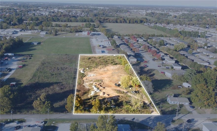Situated along W County Line Road in Springdale, Arkansas, this ±3.50-acre commercial land opportunity offers excellent visibility and accessibility within a rapidly growing corridor. Priced at $495,000 ($141,429 per acre / $3.25 per SF), the property provides strong value for a range of commercial users seeking C-2 zoning with flexible development potential. Utilities are readily
accessible, with water located at the street and sewer nearby, streamlining the development process. Its close proximity (0.2 miles) to Highway 71B enhances connectivity and drives consistent traffic to the area, making this site an ideal location for retail, service-based businesses, or future commercial expansion.
