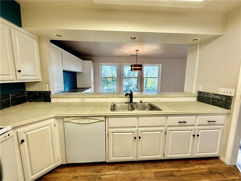 Shakespeare Courts Bvv - Residential Lease