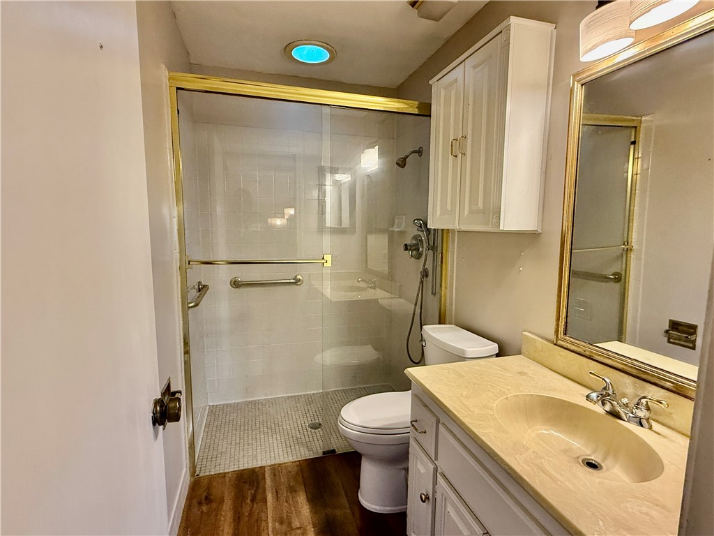 Shakespeare Courts Bvv - Residential Lease